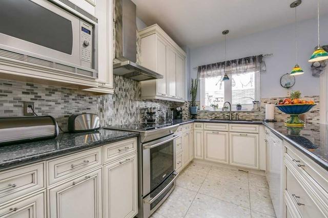 875 St Clarens Ave, House detached with 3 bedrooms, 5 bathrooms and 4 parking in Toronto ON | Image 6