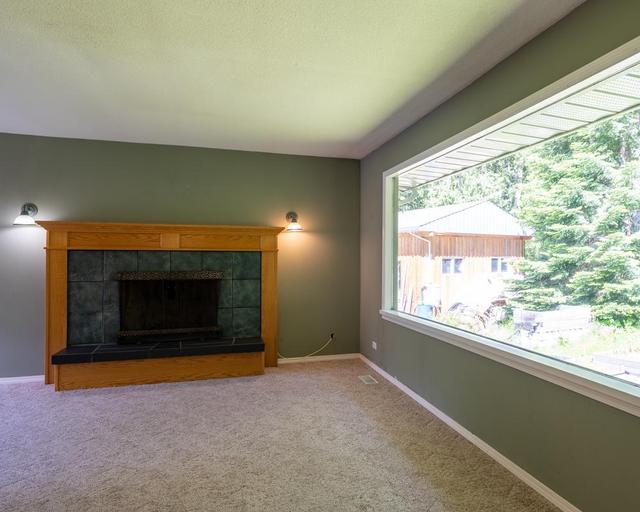 7484 Highway 3a, House detached with 4 bedrooms, 3 bathrooms and null parking in Central Kootenay E BC | Image 60