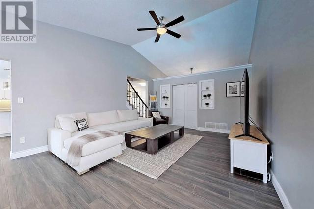 497 Sandbanks Cres, House detached with 3 bedrooms, 4 bathrooms and 4 parking in Waterloo ON | Image 4