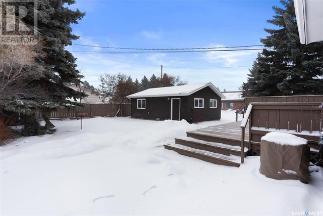 801 Robison Street, House detached with 4 bedrooms, 2 bathrooms and null parking in Indian Head SK | Image 40