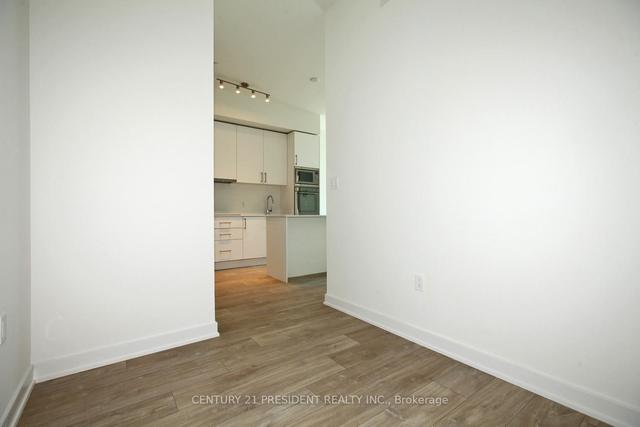 204 - 27 Bathrust St, Condo with 2 bedrooms, 1 bathrooms and 0 parking in Toronto ON | Image 9