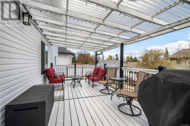 rear covered deck | Image 16