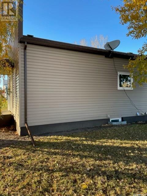 105 2nd Avenue W, House detached with 2 bedrooms, 1 bathrooms and null parking in Nokomis SK | Image 20