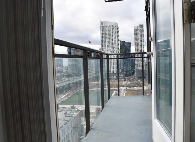 1812 - 15 Fort York Blvd, Condo with 2 bedrooms, 2 bathrooms and 1 parking in Toronto ON | Image 7