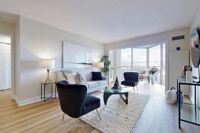 1307 - 5 Concorde Pl W, Condo with 2 bedrooms, 2 bathrooms and 2 parking in Toronto ON | Image 1