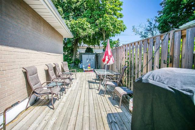124 Avondale Blvd, House semidetached with 3 bedrooms, 2 bathrooms and 4 parking in Brampton ON | Image 24