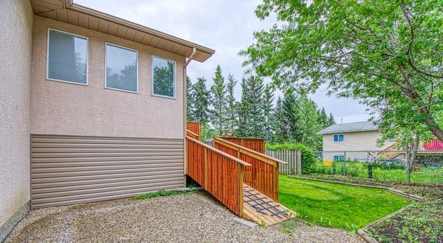 115 11a Street, House detached with 4 bedrooms, 2 bathrooms and 4 parking in Beaverlodge AB | Image 5