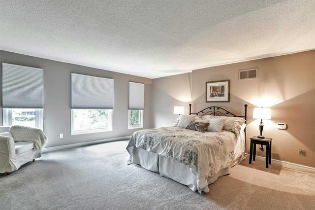 22 Conover Crt, House detached with 4 bedrooms, 4 bathrooms and 4 parking in Brampton ON | Image 12