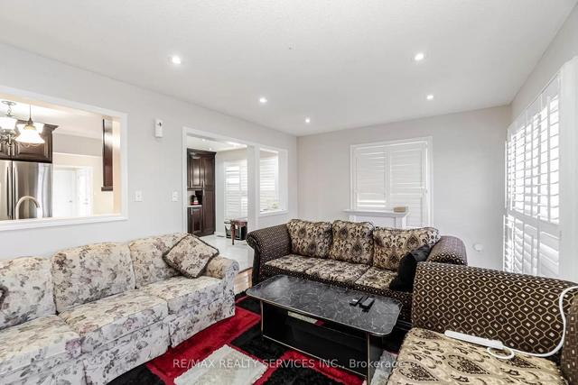 123 Oatfield Rd S, House semidetached with 4 bedrooms, 3 bathrooms and 4 parking in Brampton ON | Image 10