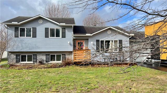 119 Schwanz Road, House detached with 3 bedrooms, 2 bathrooms and 8 parking in Petawawa ON | Image 1