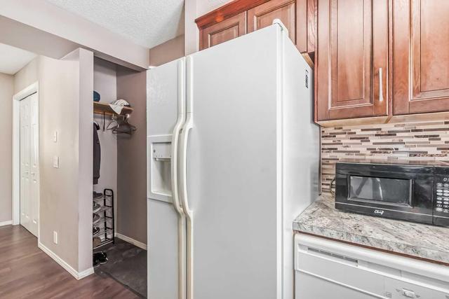 40 Falconridge Close Ne, Home with 3 bedrooms, 1 bathrooms and 2 parking in Calgary AB | Image 13