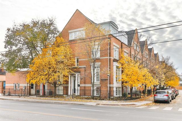 866 Pape Ave, House attached with 3 bedrooms, 4 bathrooms and 2 parking in Toronto ON | Image 1
