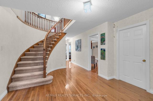 18 Nevada Crt, House detached with 5 bedrooms, 3 bathrooms and 6 parking in Brampton ON | Image 11