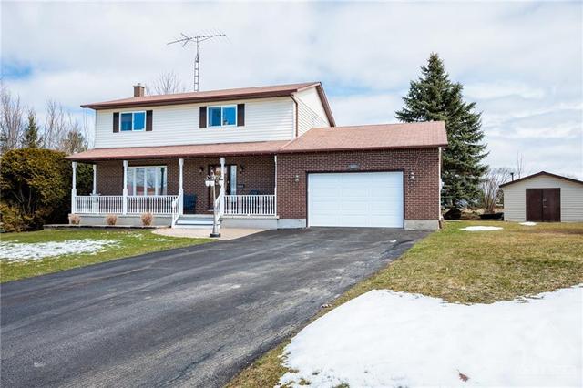 502 Quart Court, House detached with 3 bedrooms, 3 bathrooms and 6 parking in North Dundas ON | Image 1