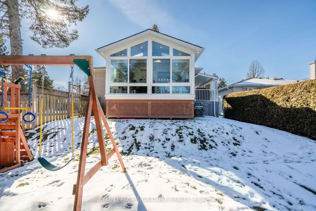 63 Heathview Ave, House detached with 3 bedrooms, 3 bathrooms and 4 parking in Toronto ON | Image 25