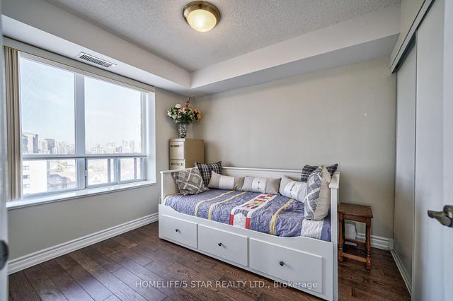 905 - 2 Clairtrell Rd, Condo with 3 bedrooms, 2 bathrooms and 1 parking in Toronto ON | Image 15