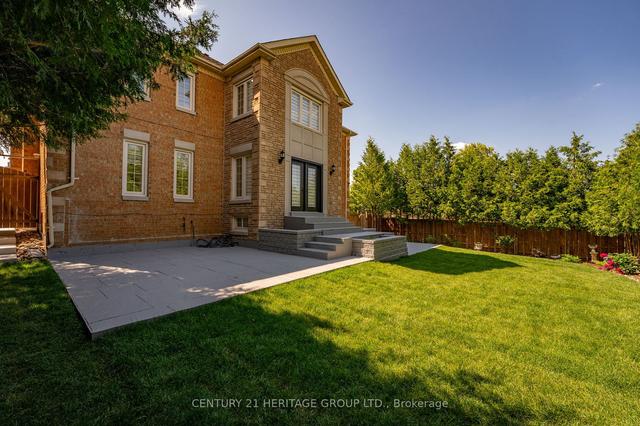 942 Stonehaven Ave, House detached with 5 bedrooms, 6 bathrooms and 8 parking in Newmarket ON | Image 32