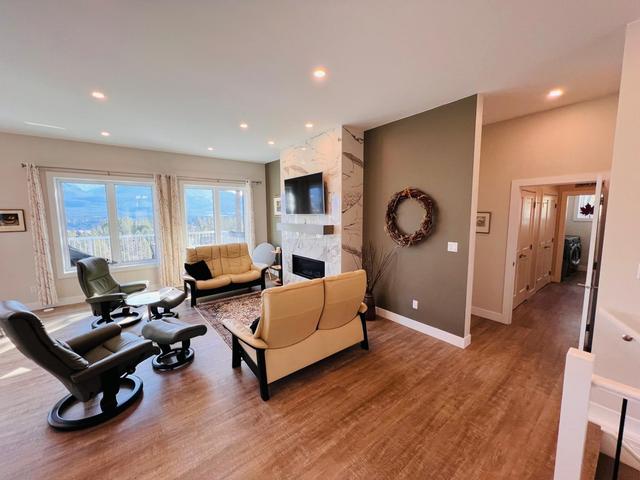 1711 Pine Ridge Mountain Place, House detached with 4 bedrooms, 3 bathrooms and 4 parking in Invermere BC | Image 9