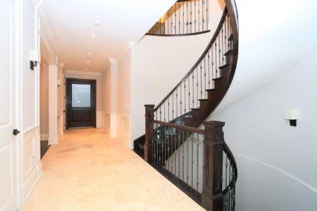 95 Howard Ave, House detached with 4 bedrooms, 5 bathrooms and 4 parking in Oakville ON | Image 2