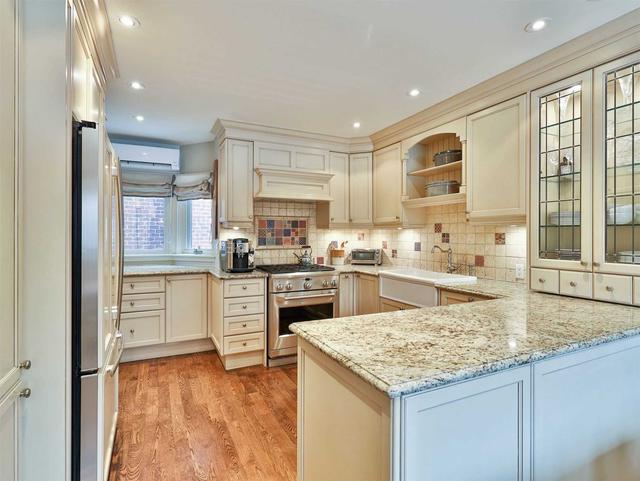 120 Coldstream Ave, House detached with 3 bedrooms, 3 bathrooms and 2 parking in Toronto ON | Image 28