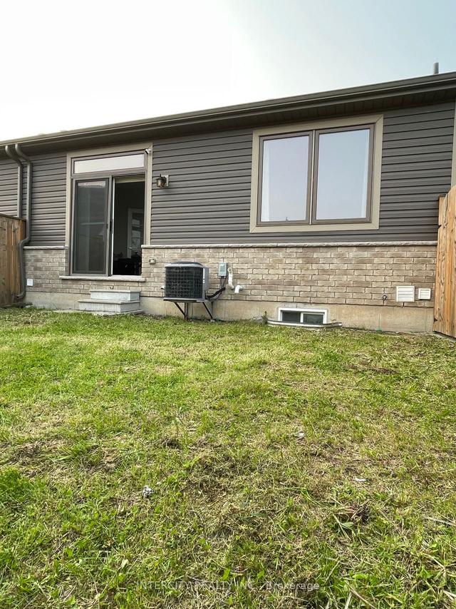11 Ellis Ave, House attached with 2 bedrooms, 3 bathrooms and 2 parking in St. Catharines ON | Image 26