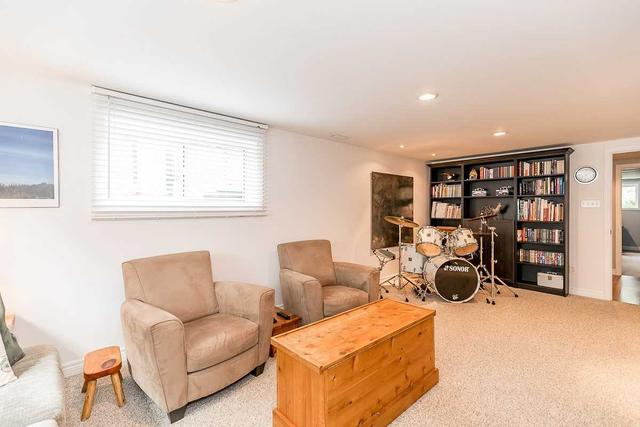 225 Rose St, House detached with 3 bedrooms, 2 bathrooms and 3 parking in Barrie ON | Image 28