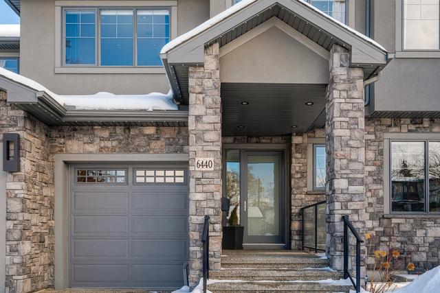 6440 Laurentian Way Sw, House detached with 4 bedrooms, 4 bathrooms and 6 parking in Calgary AB | Image 2