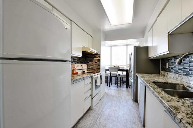 2105 - 400 Webb Dr, Condo with 2 bedrooms, 2 bathrooms and 1 parking in Mississauga ON | Image 13
