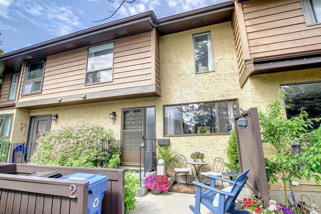 2, - 2300 Oakmoor Drive Sw, House attached with 2 bedrooms, 1 bathrooms and 1 parking in Calgary AB | Card Image