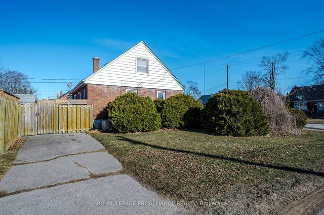 737 Snelgrove Rd, House detached with 2 bedrooms, 1 bathrooms and 7 parking in Peterborough ON | Image 32