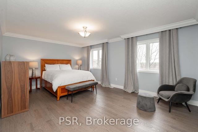 621 Pinery Tr, House detached with 4 bedrooms, 5 bathrooms and 4 parking in Waterloo ON | Image 3