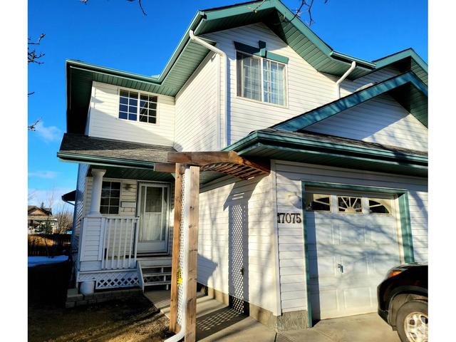 17075 113 St Nw, House attached with 3 bedrooms, 2 bathrooms and null parking in Edmonton AB | Card Image