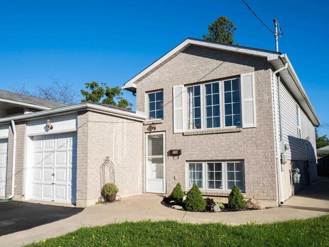 590 Devon Ave, House detached with 2 bedrooms, 2 bathrooms and 3 parking in Oshawa ON | Image 1