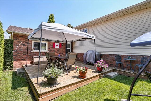 33 Spartan Drive, House detached with 4 bedrooms, 2 bathrooms and 3 parking in Brantford ON | Image 32