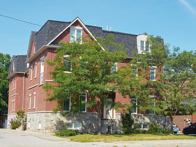 9 - 2964 Islington Ave, Townhouse with 2 bedrooms, 2 bathrooms and 1 parking in Toronto ON | Image 1