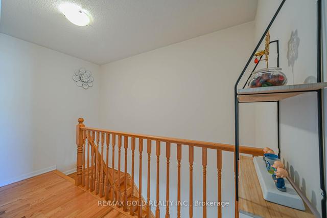 6 Arnprior Rd, House attached with 2 bedrooms, 2 bathrooms and 3 parking in Brampton ON | Image 19