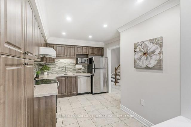 2264 Dale Ridge Dr, House attached with 3 bedrooms, 4 bathrooms and 3 parking in Oakville ON | Image 6