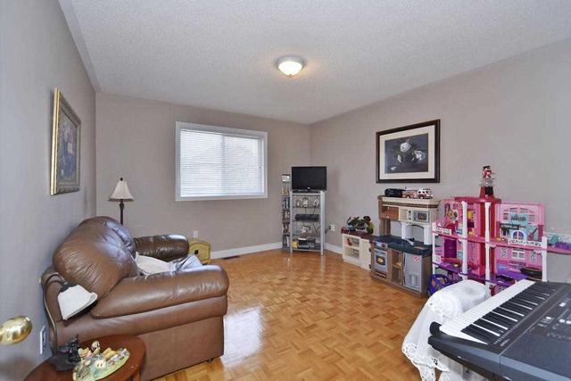 198 Golden Gate Circ, House detached with 4 bedrooms, 4 bathrooms and 4 parking in Vaughan ON | Image 10