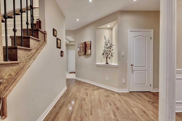 2374 Stone Glen Cres, House semidetached with 3 bedrooms, 4 bathrooms and 4 parking in Oakville ON | Image 37