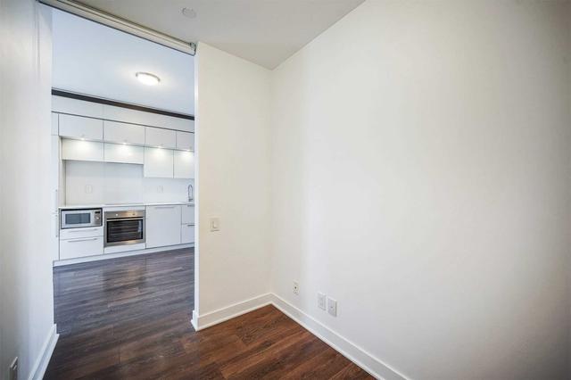 1402 - 15 Grenville St, Condo with 1 bedrooms, 1 bathrooms and 0 parking in Toronto ON | Image 3