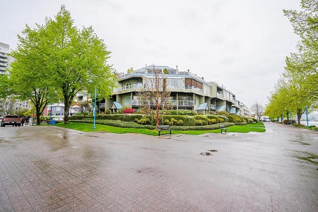214 - 31 Reliance Court, Condo with 2 bedrooms, 1 bathrooms and null parking in New Westminster BC | Card Image