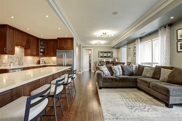 1206 - 9245 Jane St, Condo with 2 bedrooms, 3 bathrooms and 3 parking in Vaughan ON | Image 2