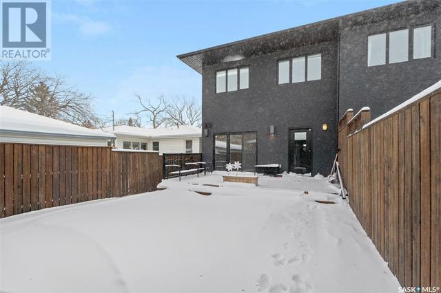 515 2nd Street E, House semidetached with 4 bedrooms, 4 bathrooms and null parking in Saskatoon SK | Image 41