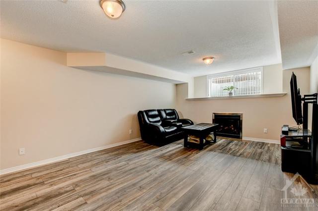 760 Percifor Way, Townhouse with 3 bedrooms, 3 bathrooms and 3 parking in Ottawa ON | Image 27
