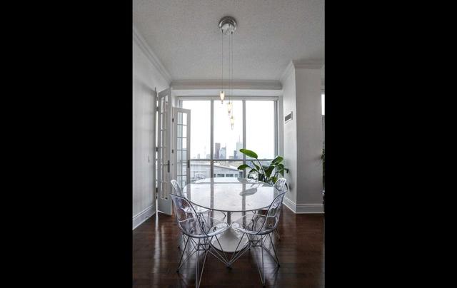 ph05 - 763 Bay St, Condo with 2 bedrooms, 3 bathrooms and 2 parking in Toronto ON | Image 2