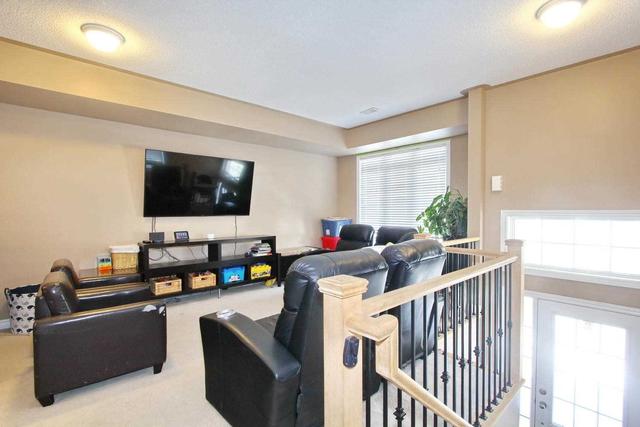 31 Harpreet Circ, House semidetached with 3 bedrooms, 4 bathrooms and 3 parking in Toronto ON | Image 33