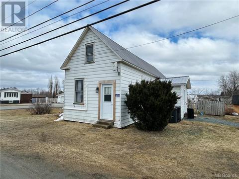 2694 King George Hwy, House detached with 2 bedrooms, 1 bathrooms and null parking in Miramichi NB | Card Image