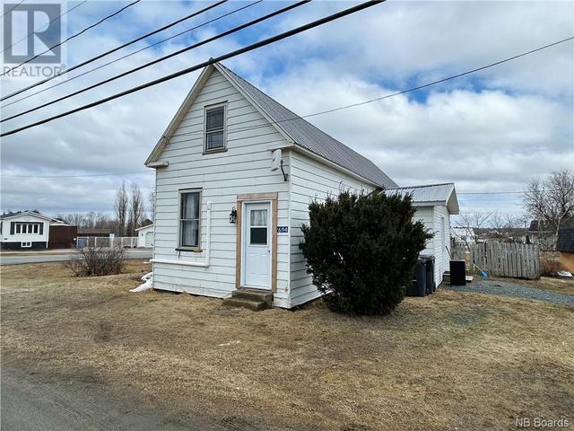 2694 King George Hwy, House detached with 2 bedrooms, 1 bathrooms and null parking in Miramichi NB | Image 1