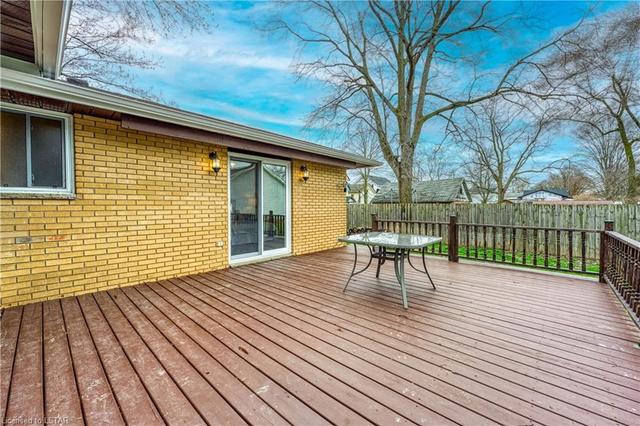1554 Fourth St Street, House detached with 3 bedrooms, 1 bathrooms and 2 parking in St. Clair ON | Image 32