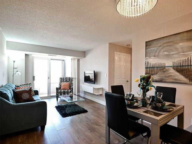 3303 - 310 Burnhamthorpe Rd, Condo with 2 bedrooms, 2 bathrooms and 1 parking in Mississauga ON | Image 6